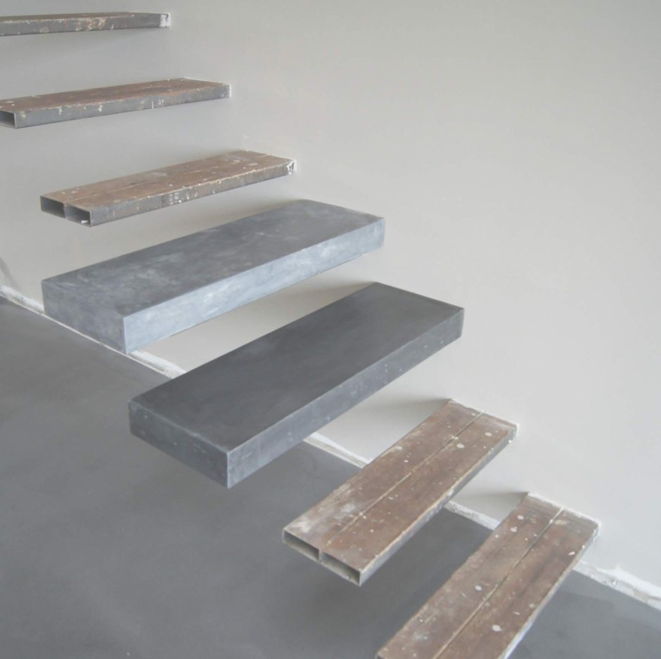 Консольная металлическая лестница