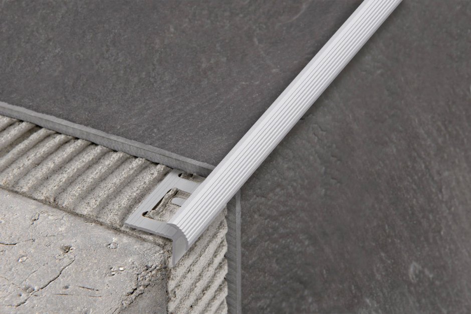 Угловой защитный профиль для плитки пк11нс