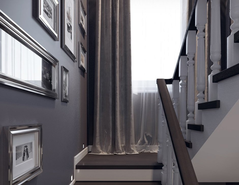 Окно на лестнице в частном доме