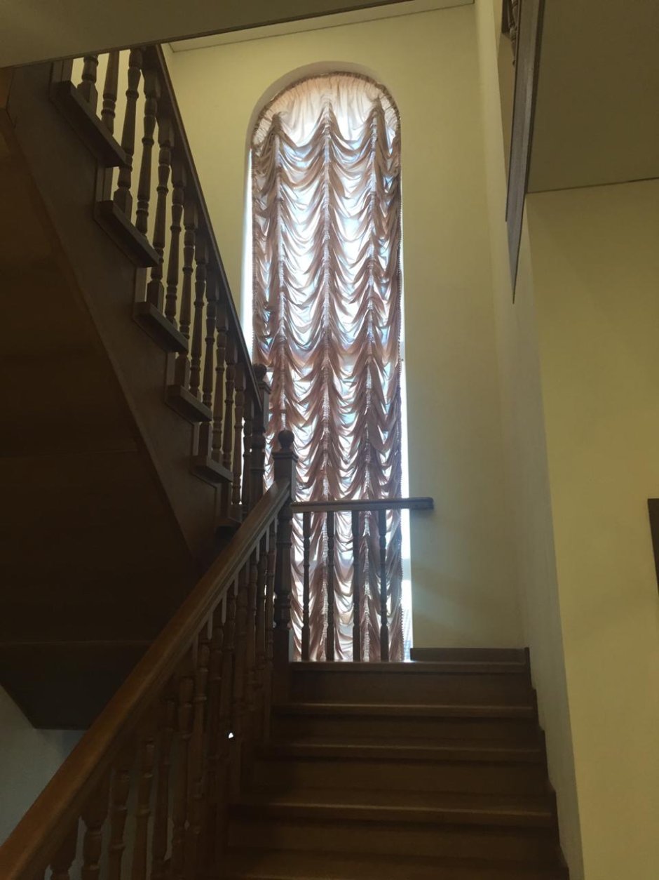 Шторы на лестничный проем