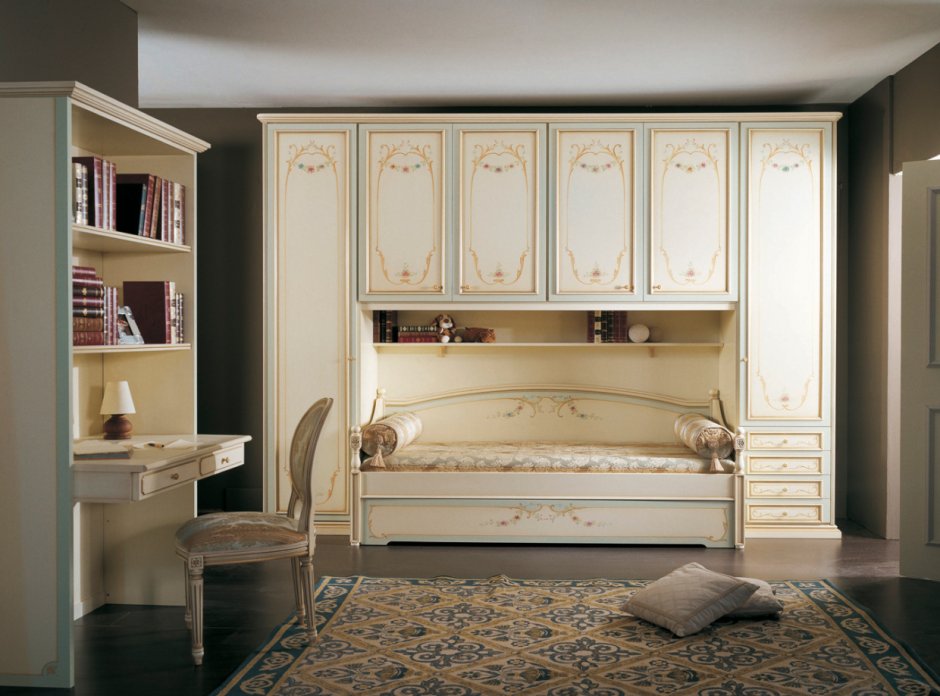 Мебель в детскую в классическом стиле