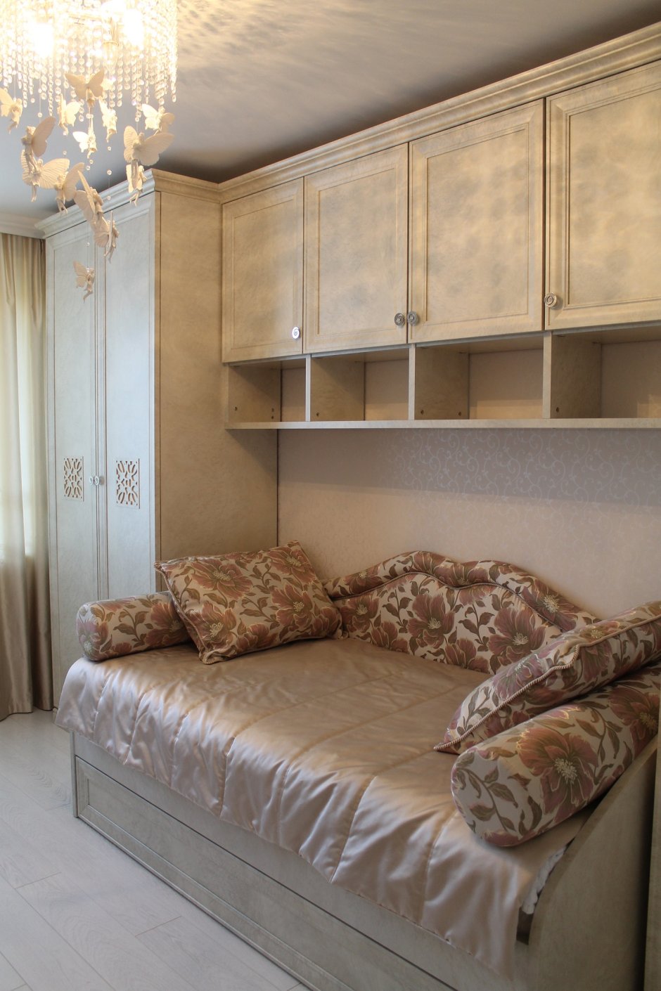 Orleans Rosa от a m Ghezzani шкаф