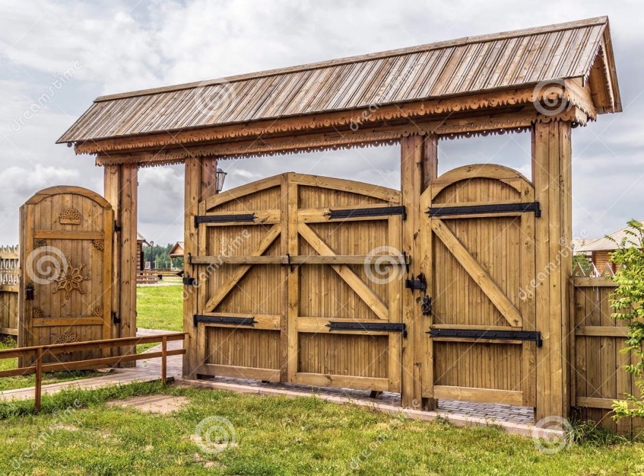 Деревянные ворота в русском стиле