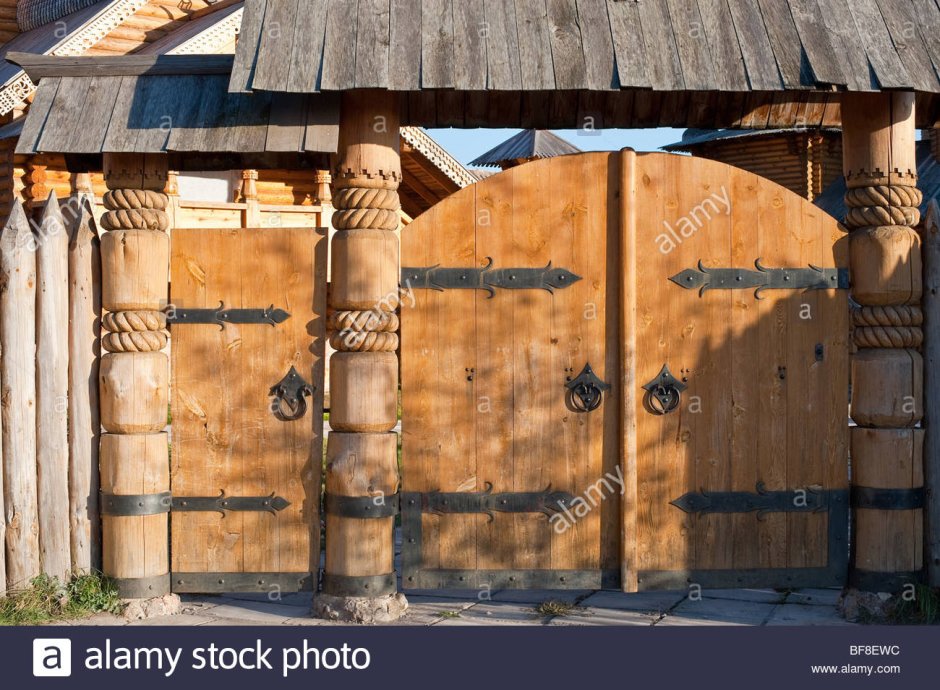 Ворота в древнерусском стиле