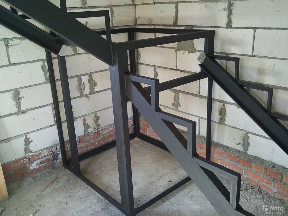 Лестница сварная из профильной трубы