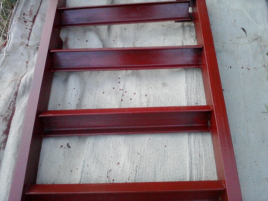 Двухмаршевая лестница с кладовкой