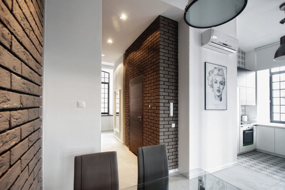 Клинкерный кирпич в коридоре