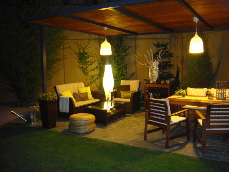 Освещение уличной террасы на даче