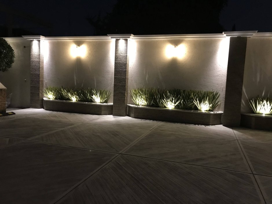 Современные заборы с подсветкой