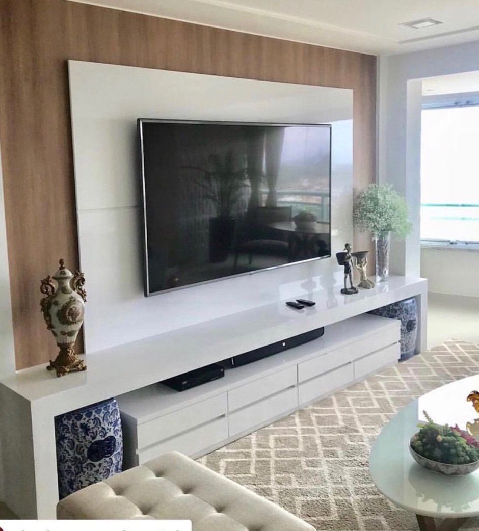 Телевизор в интерьере гостиной