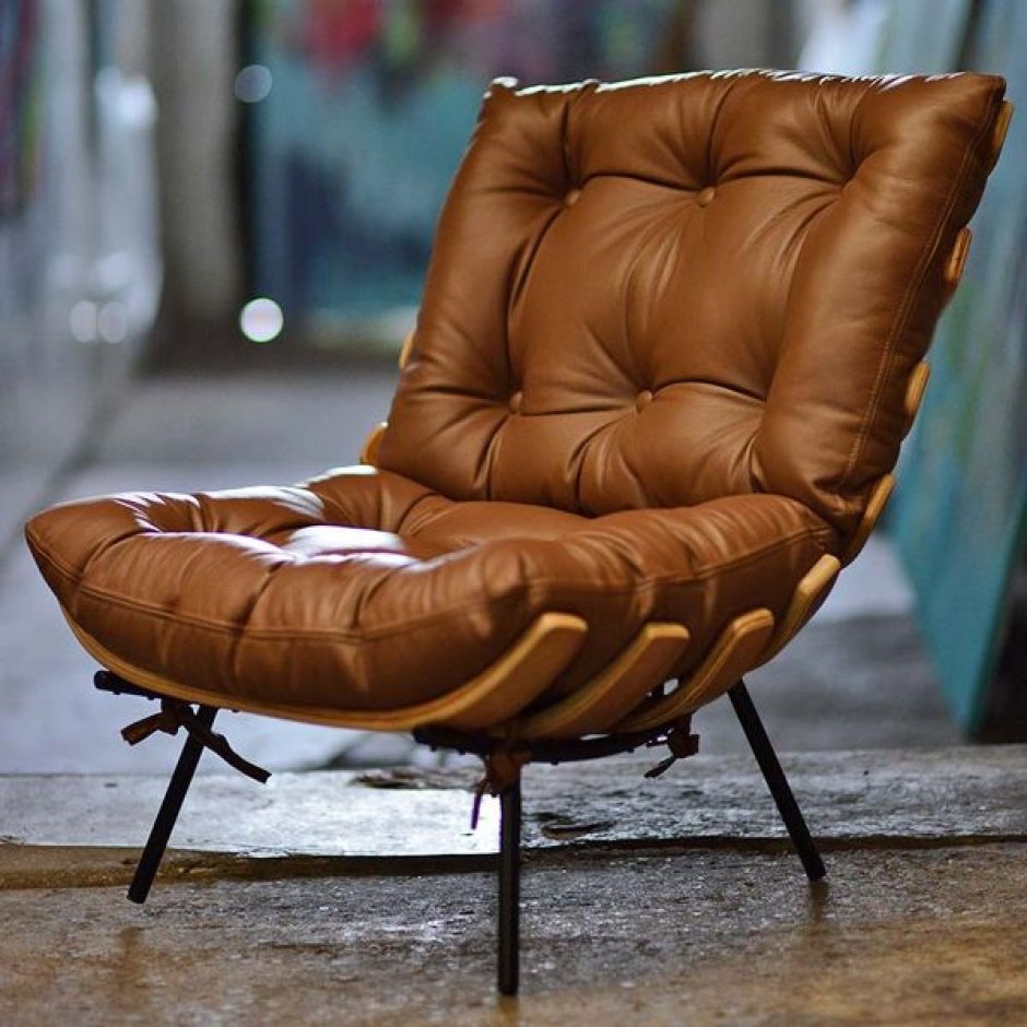 Шикарное кожаное кресло