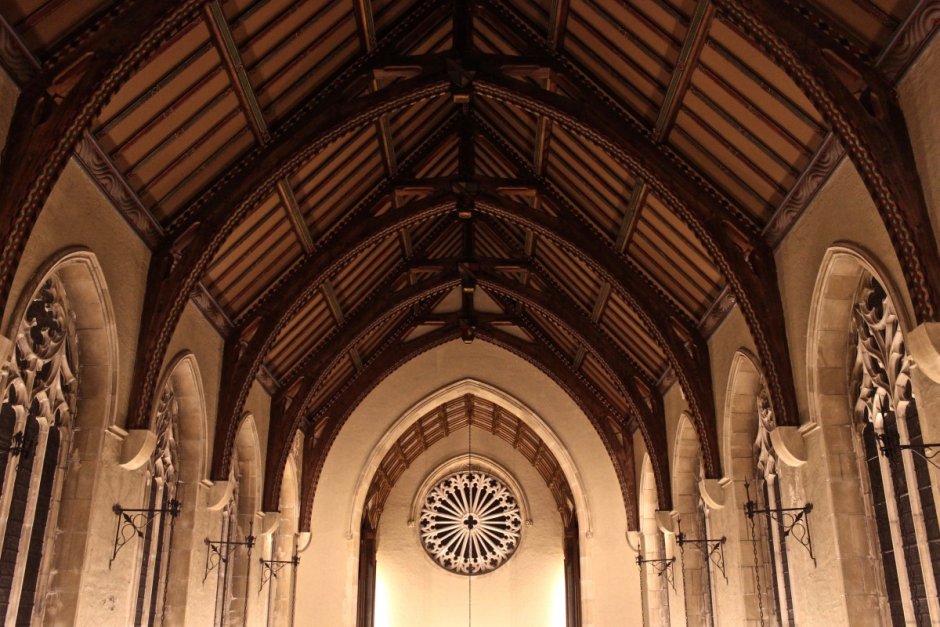 Стрельчатая арка в романской архитектуре