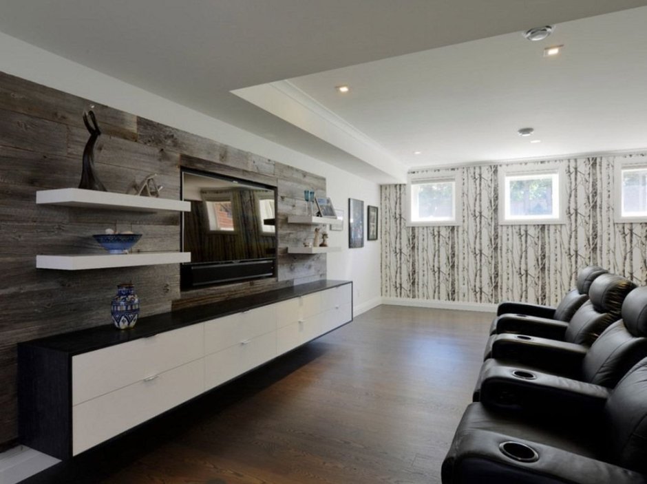 Гостиная с деревянными панелями