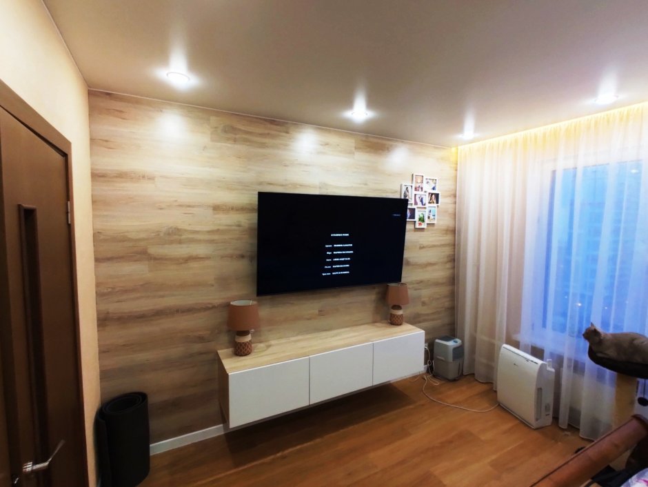 Ламинат на стене в интерьере