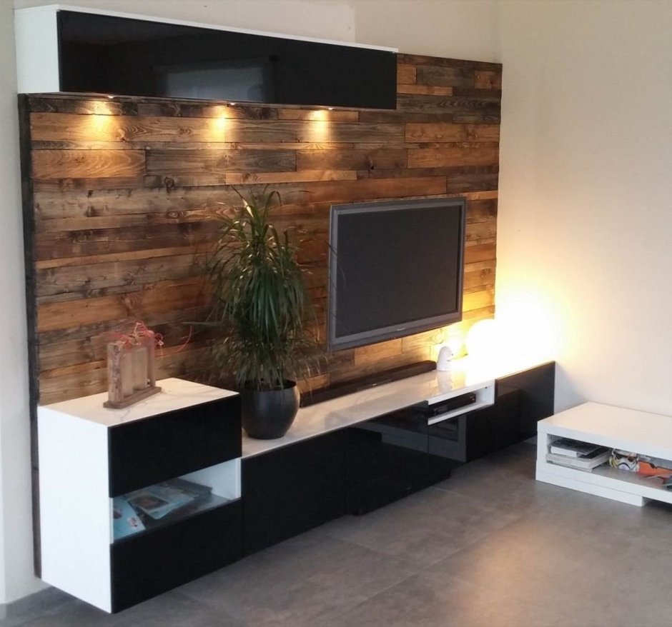 Стена из ламината в гостиной