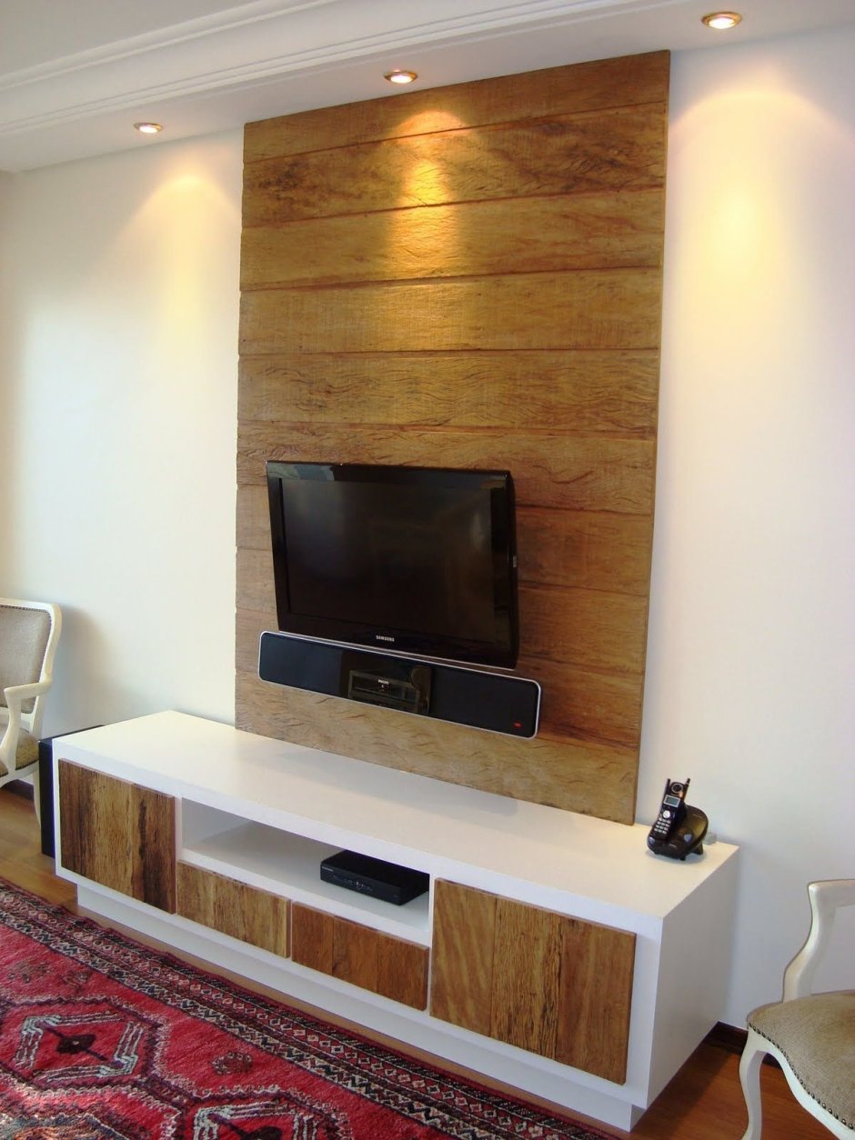 Деревянная панель под телевизор