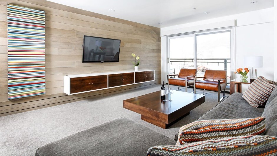 Ламинат за телевизором