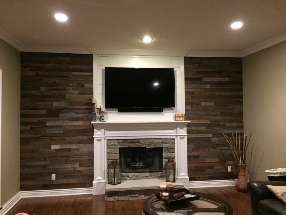 Отделка стен рейками из дерева стену с телевизором