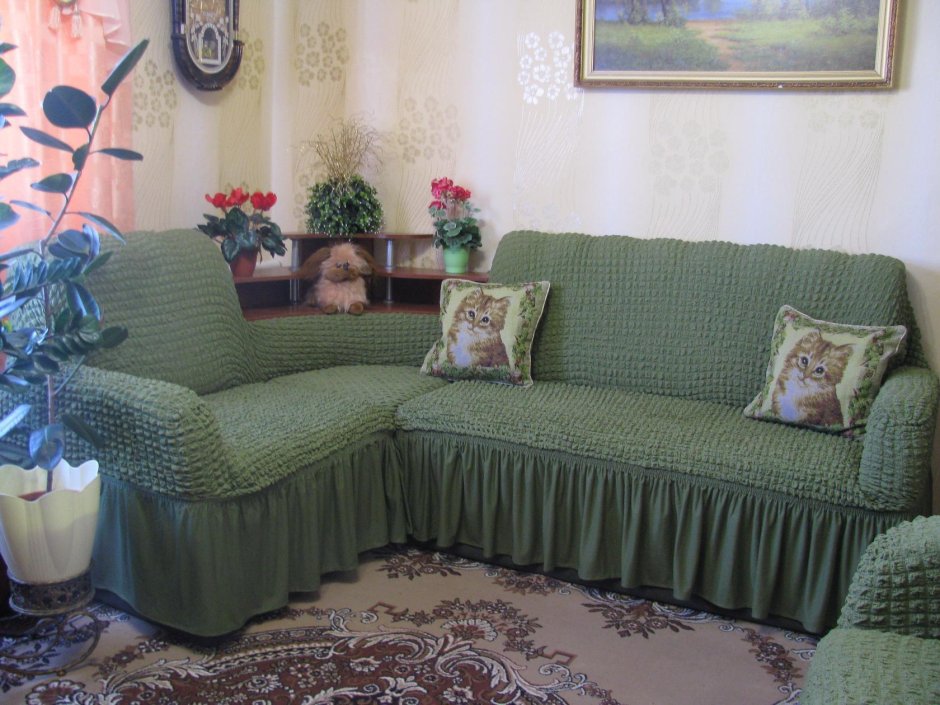 Чехол на диван с деревянным углом