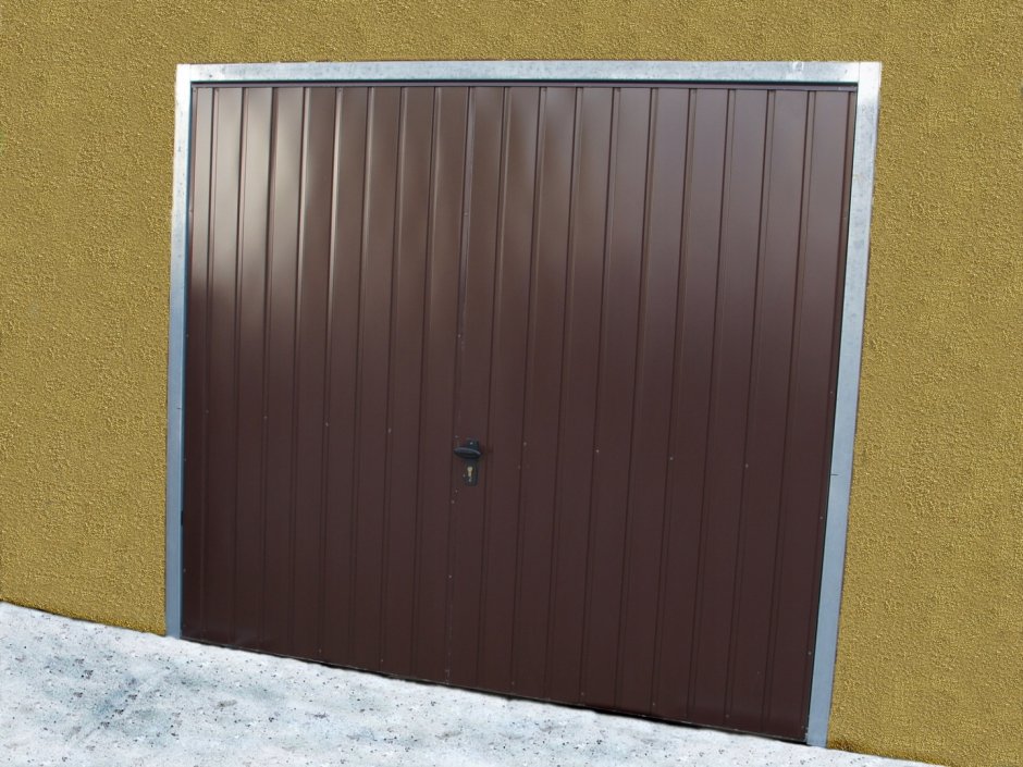 Гаражные ворота из профлиста