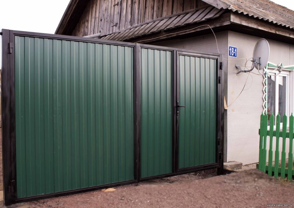 Ворота из профлиста с10