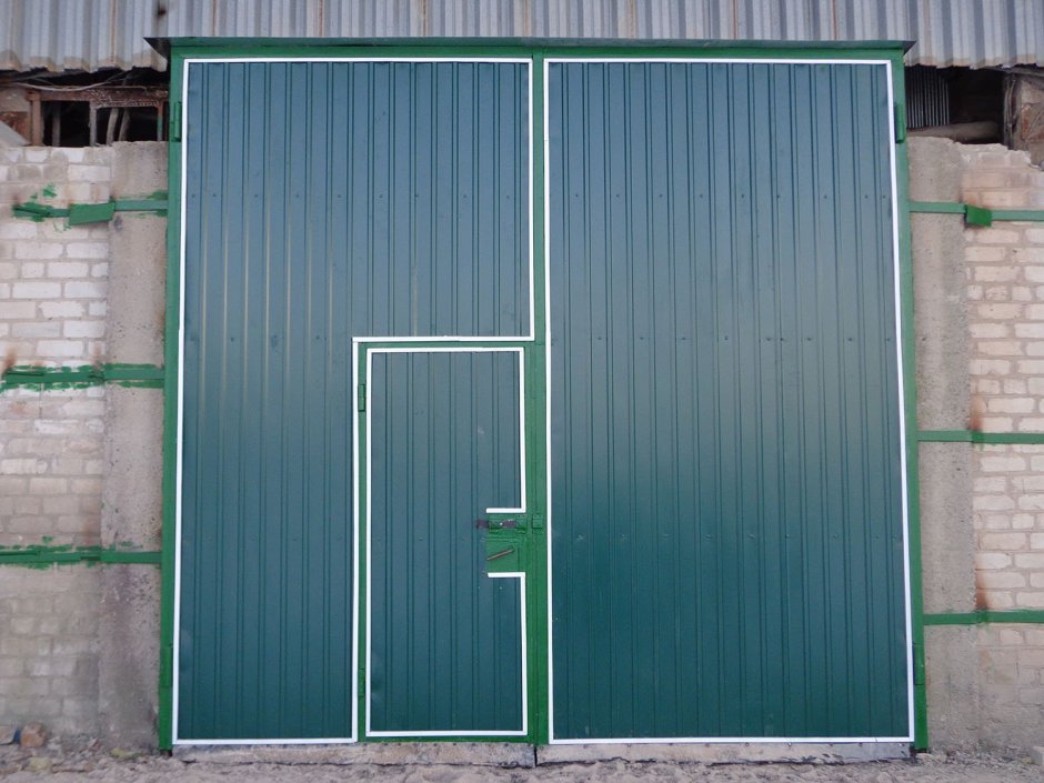 Гаражные ворота из профлиста