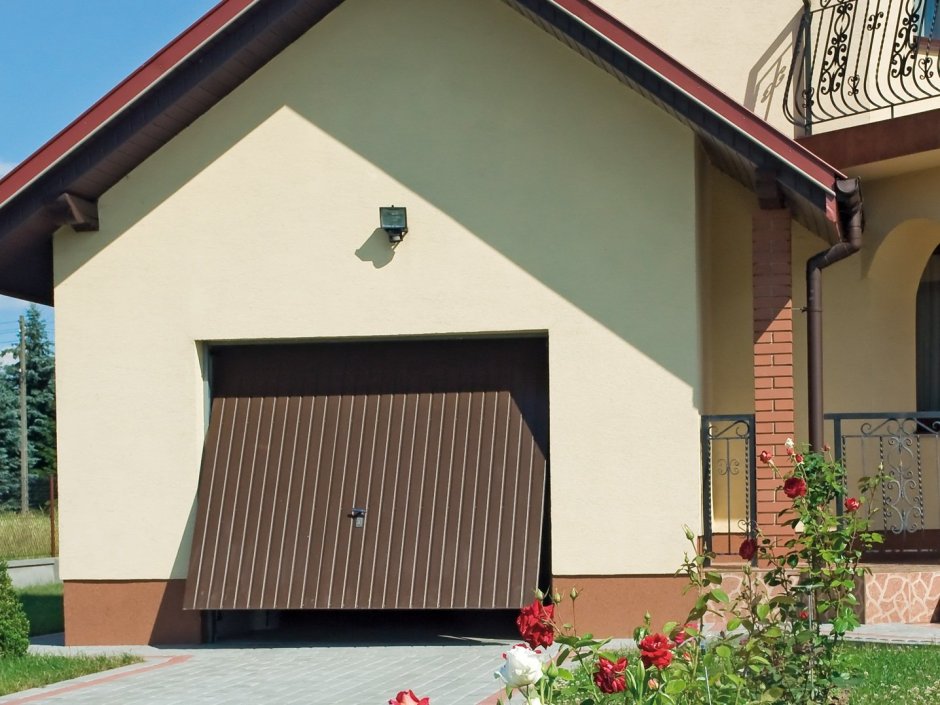 Гаражные ворота из профлиста