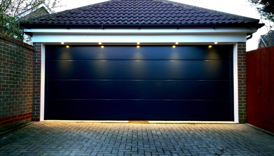 Забор с гаражом и воротами