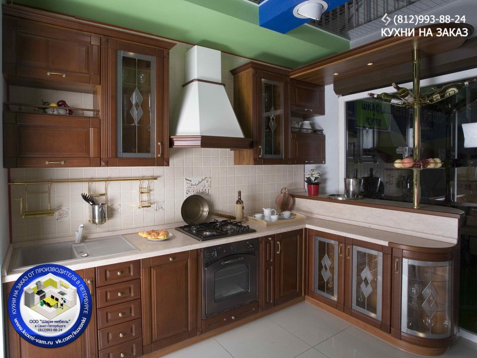 Кухня из дерева в современном стиле