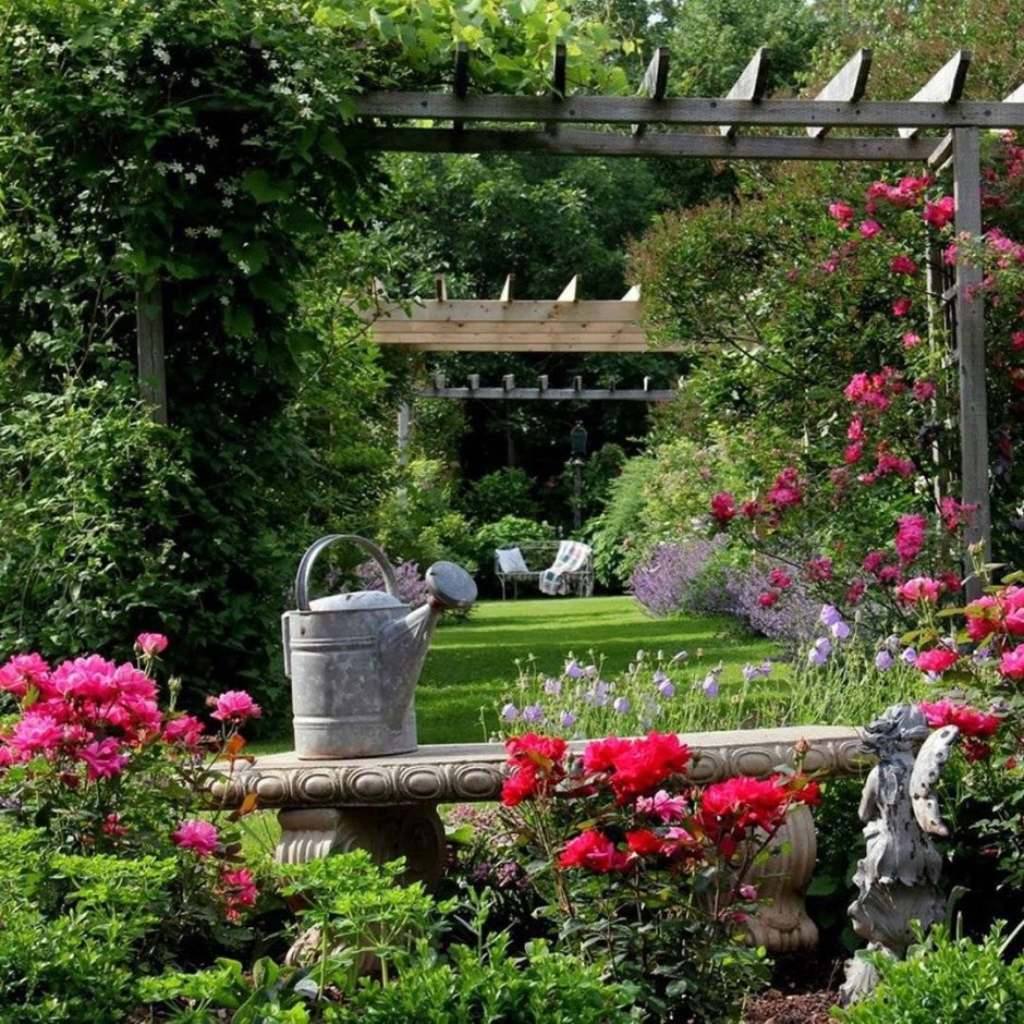 Пергола увитая растениями