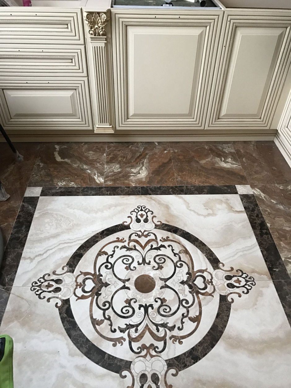 Панно напольное