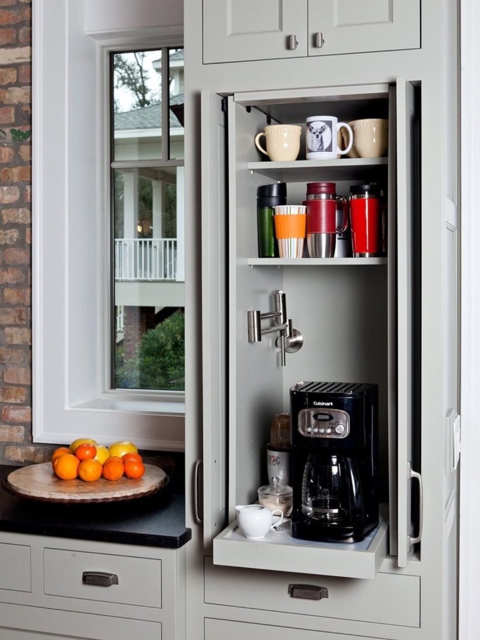 Кофемашина в шкафу