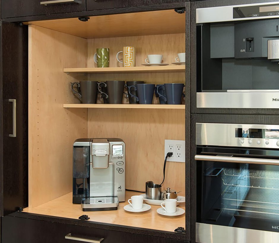 Кофемашина в шкафу