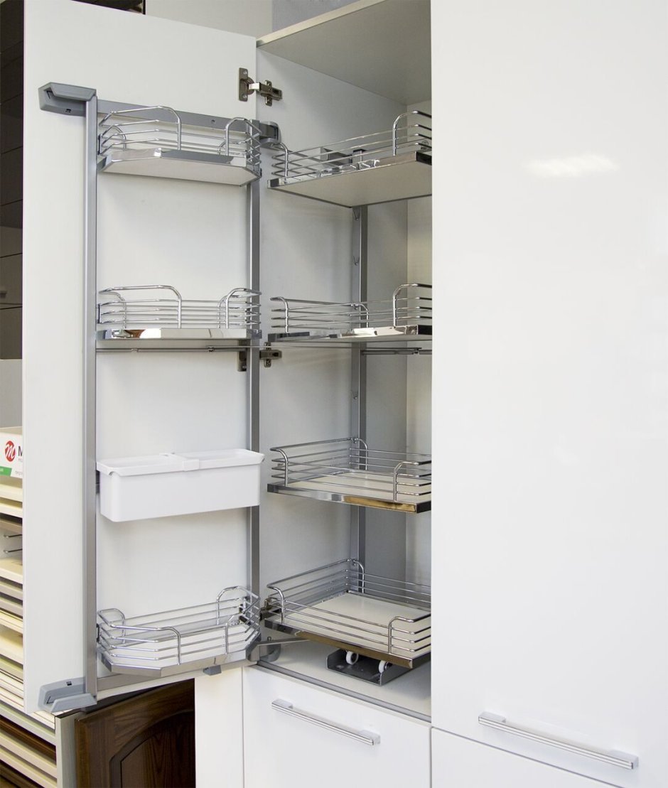 Чайник на кухонном гарнитуре