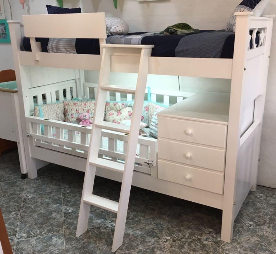 Кровать для погодок маленьких