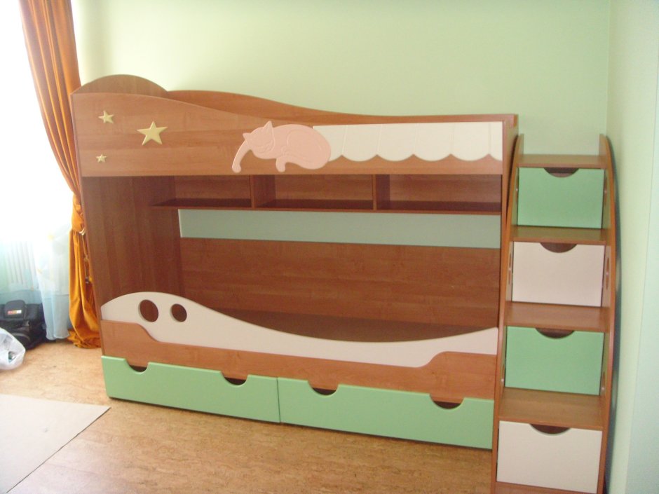 Мягкая двухъярусная кровать