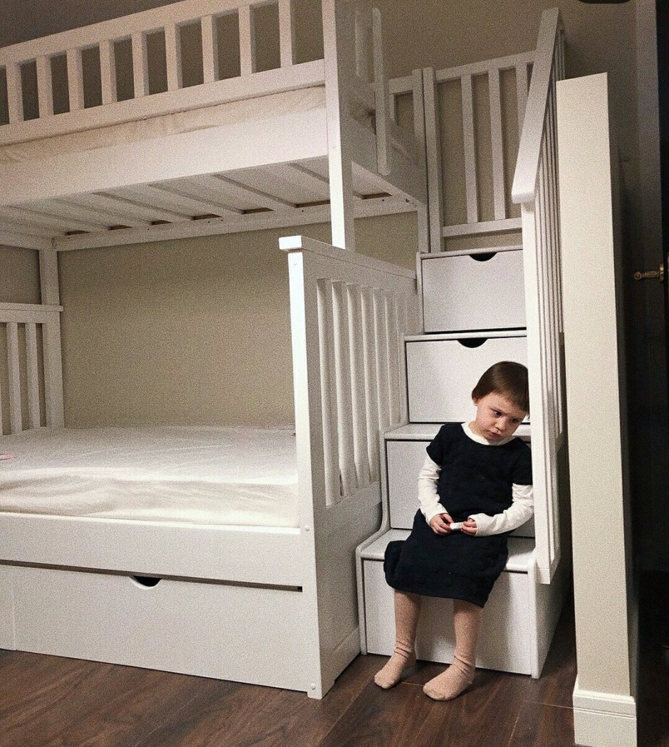 Двухъярусная кровать для новорожденного
