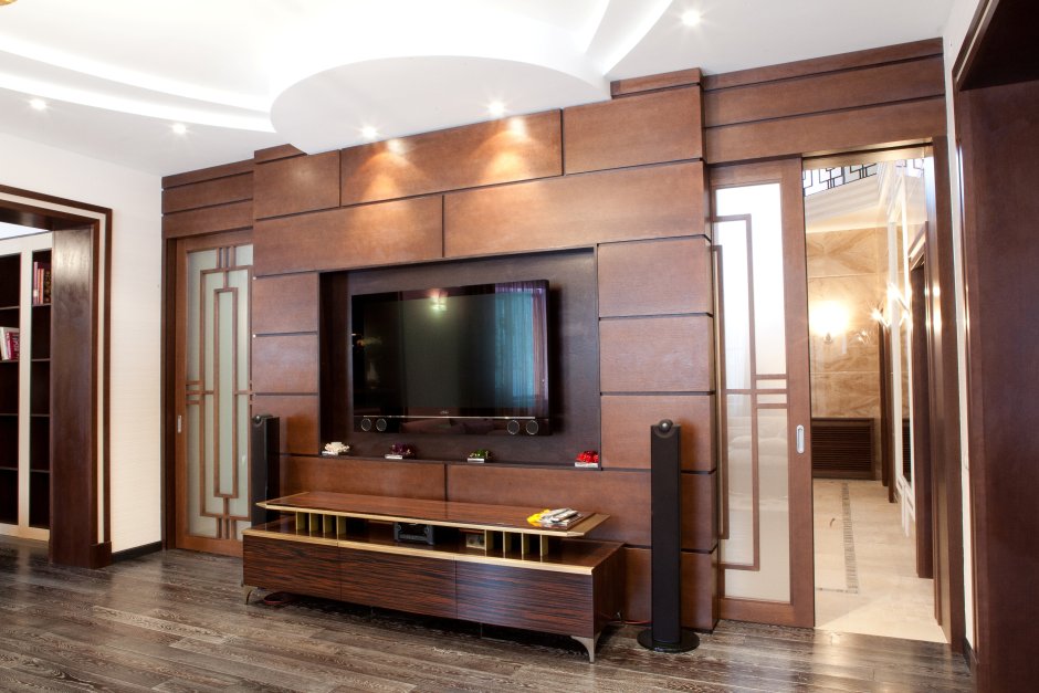 ТВ зона со шкафом в гостиной