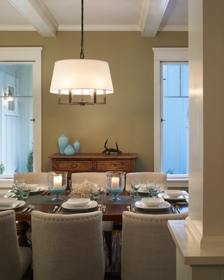 Круглый стол в интерьере кухни