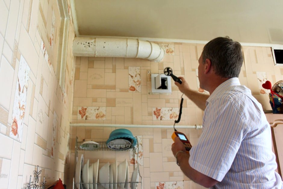 Прочистка вентиляции в квартире