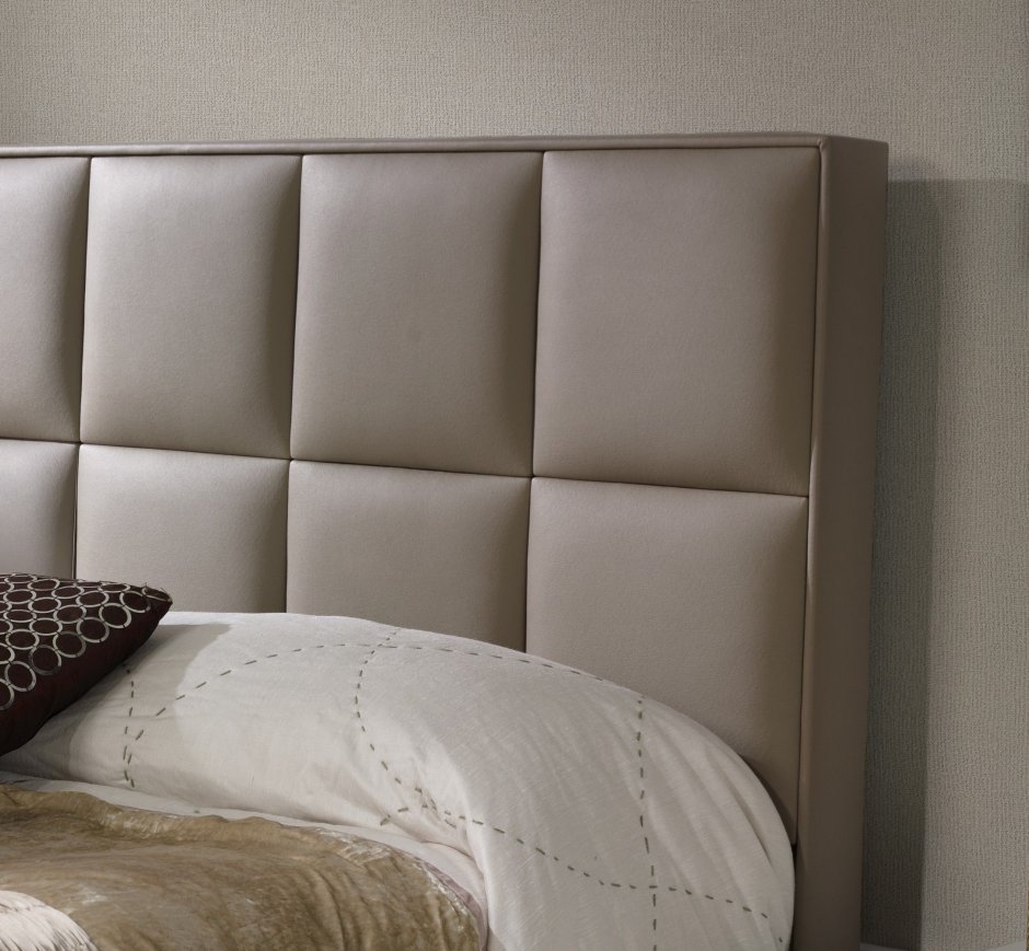 Обтяжка спинки кровати