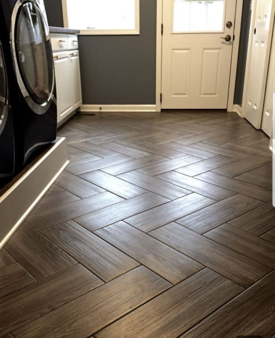 Глянцевый керамогранит под дерево