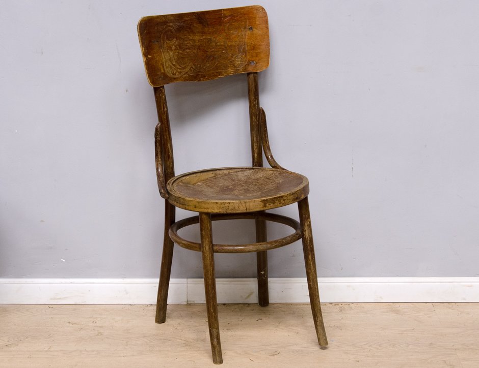 Старый стул