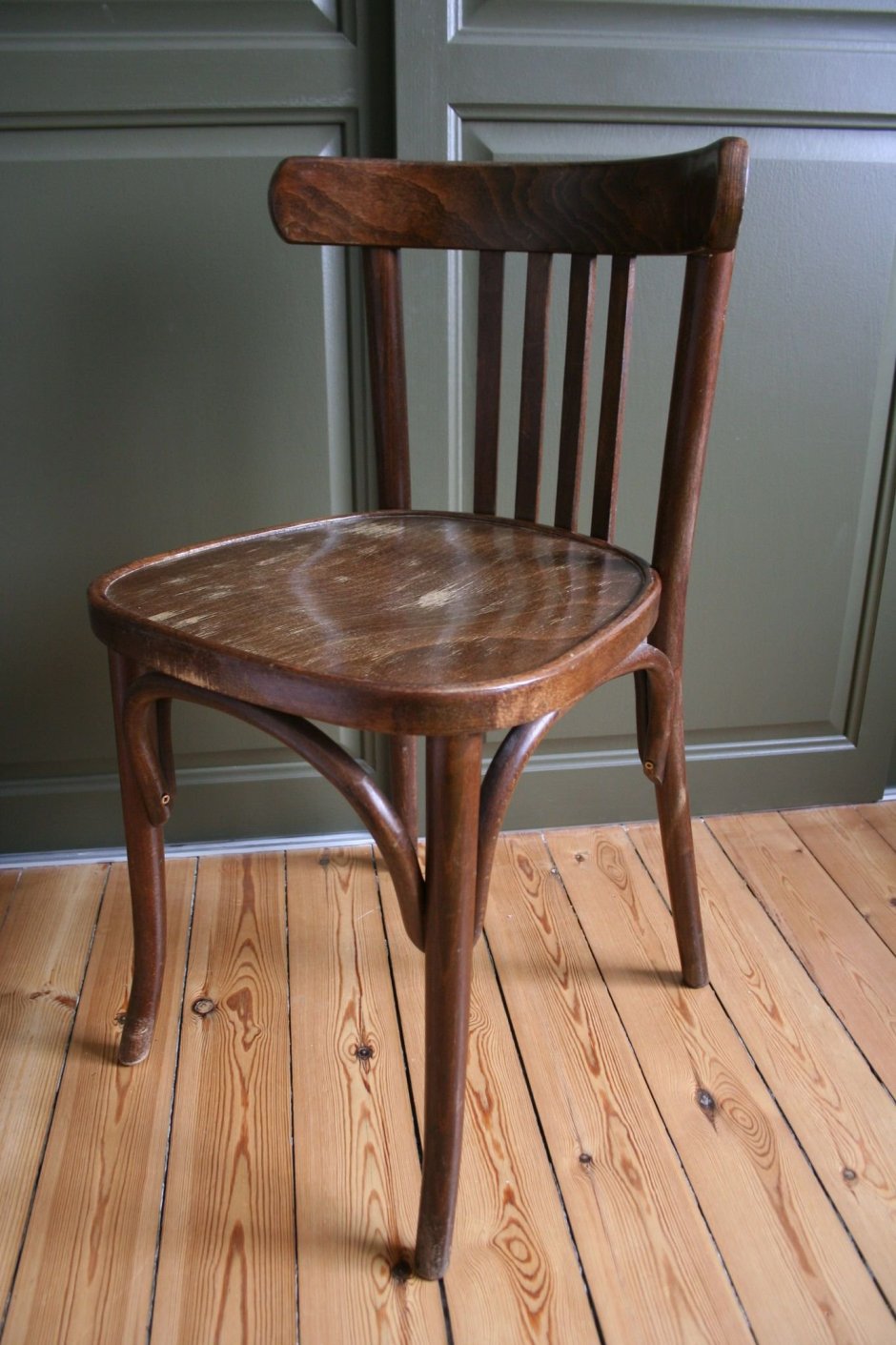 Полка из венских стульев