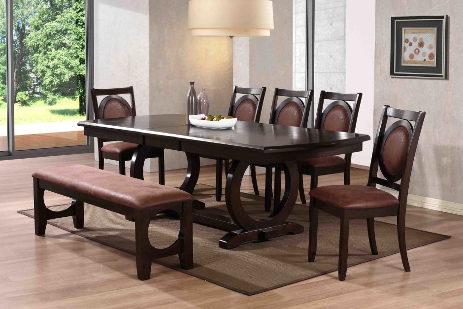 Обеденный стол в гостиную