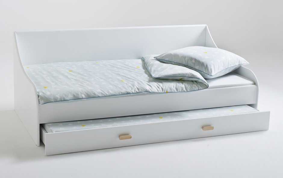 Белая кровать с выкатным спальным местом
