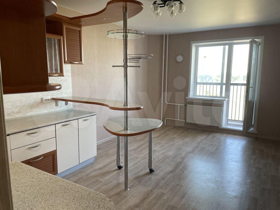 Люстра над барной стойкой