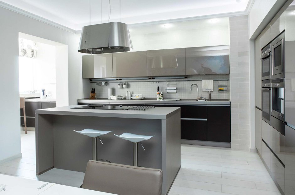 Зон рование кухни с барной стойкой