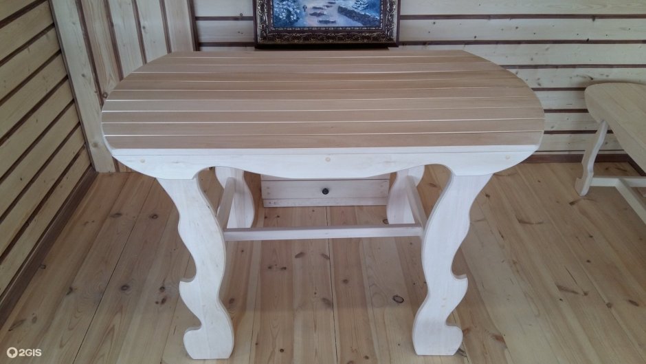 Стол под старину из дерева