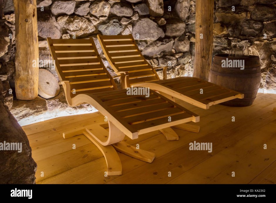 Скамейка в бане в помывочной